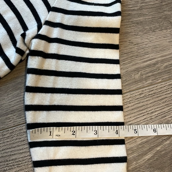 LOFT Super cute striped Blue & White shirt with Denim bottom . - Picture 5 of 7